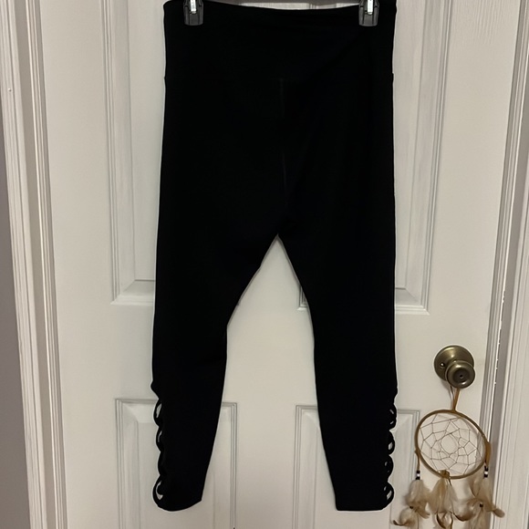 Black ankle length leggings worn once - Picture 2 of 3